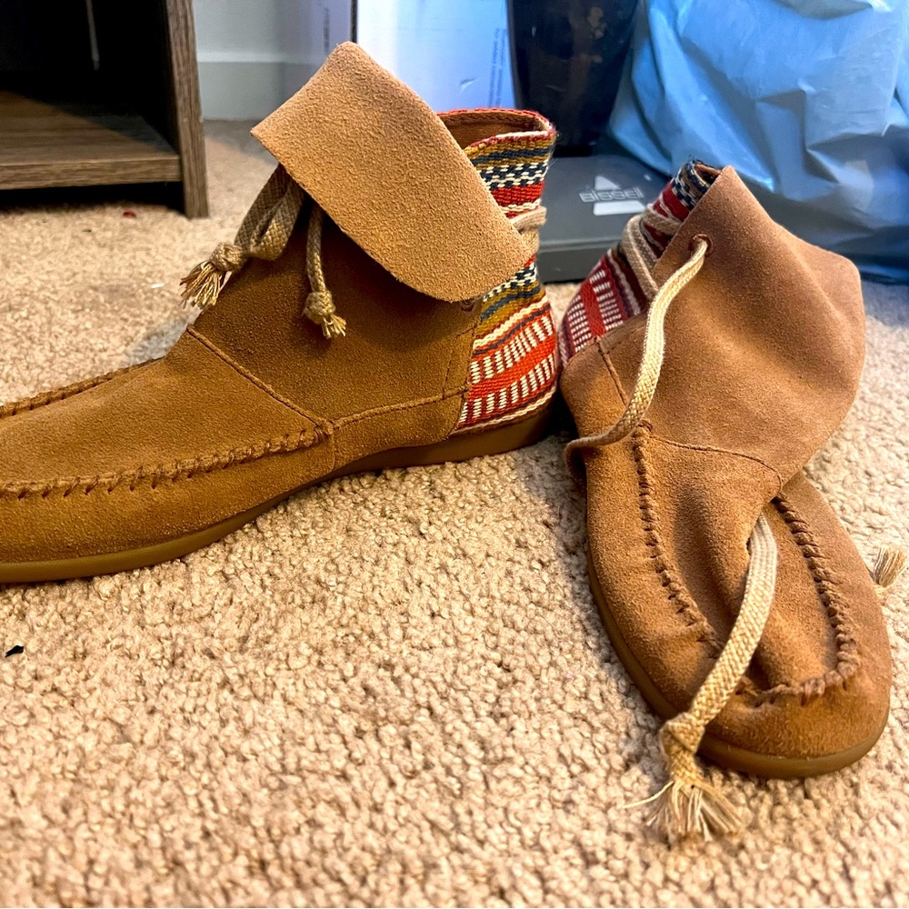 Sanuk shoes